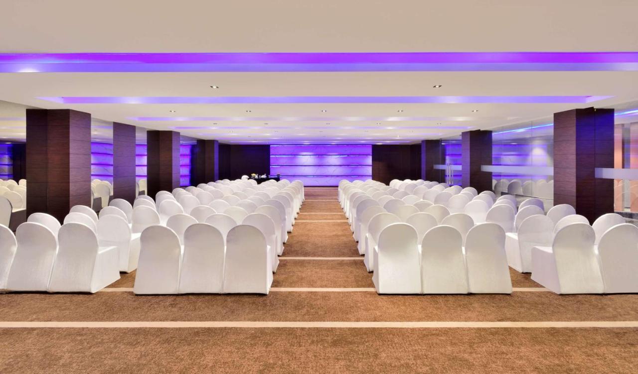 Radisson Blu Atria Bengaluru Bangalore Exterior foto The Grand Ballroom