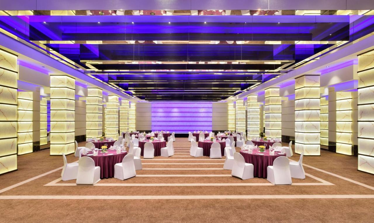 Radisson Blu Atria Bengaluru Bangalore Exterior foto The Grand Ballroom